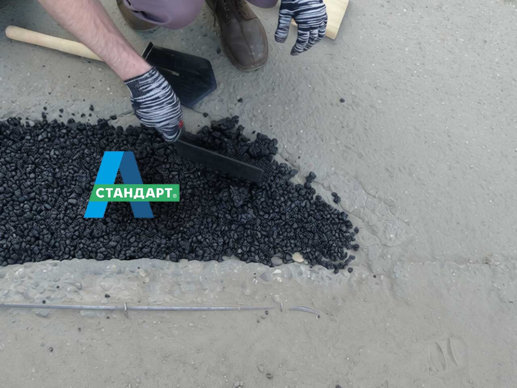 Укладка холодного асфальта